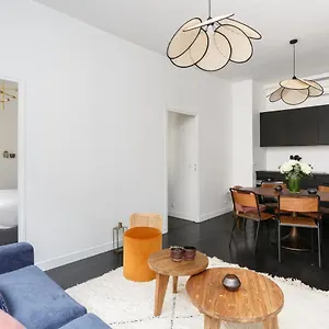 https://ponthieu-champs-elysees-apartment.fr-paris.fr